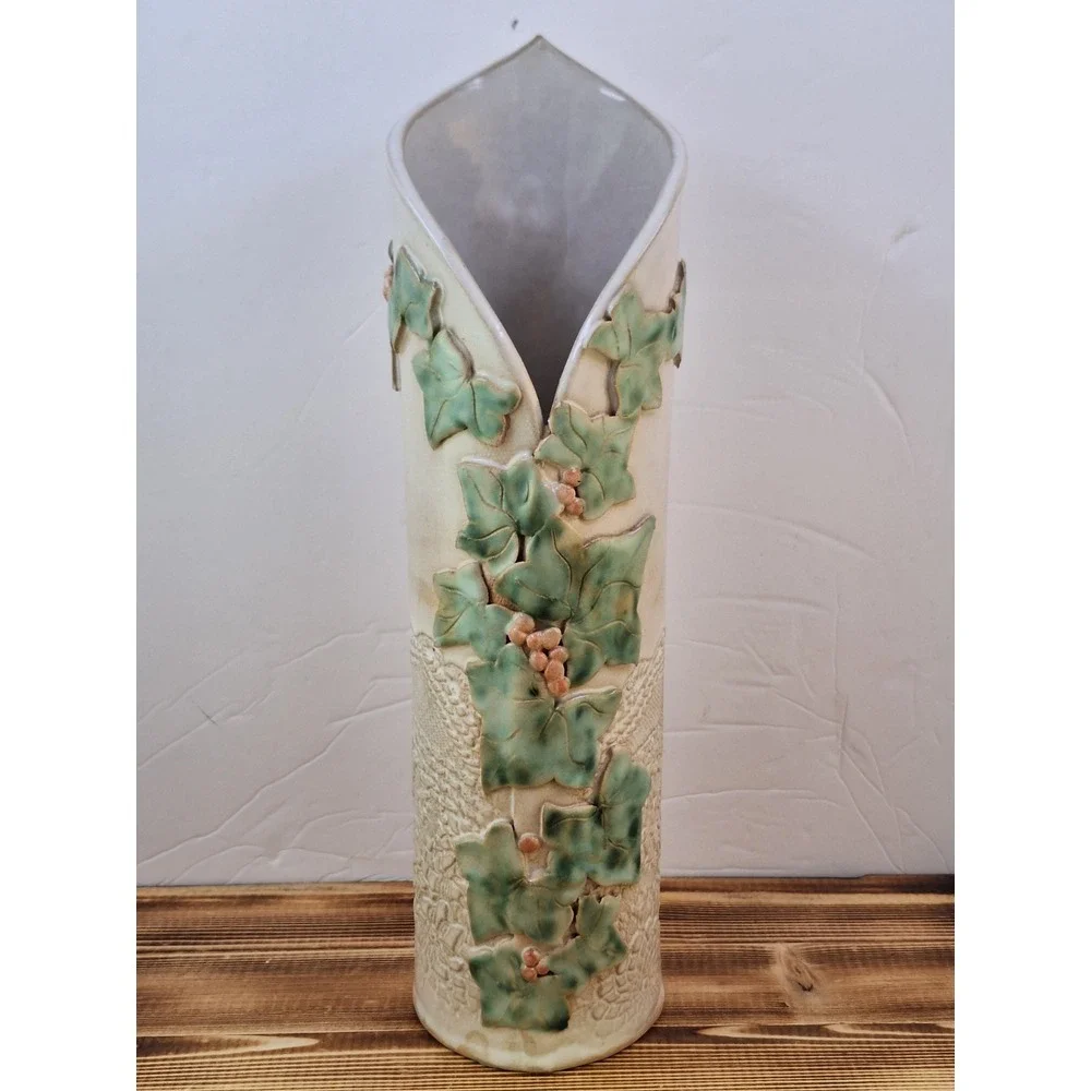 VTG‎ Majolica Pottery Tulip Vase Grapes Grape Leaves 13